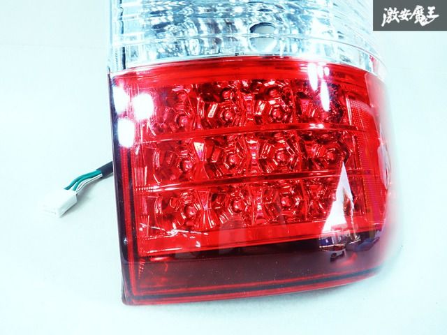 ランド 美品】 社外 UZJ100 ランドクルーザー テールライト