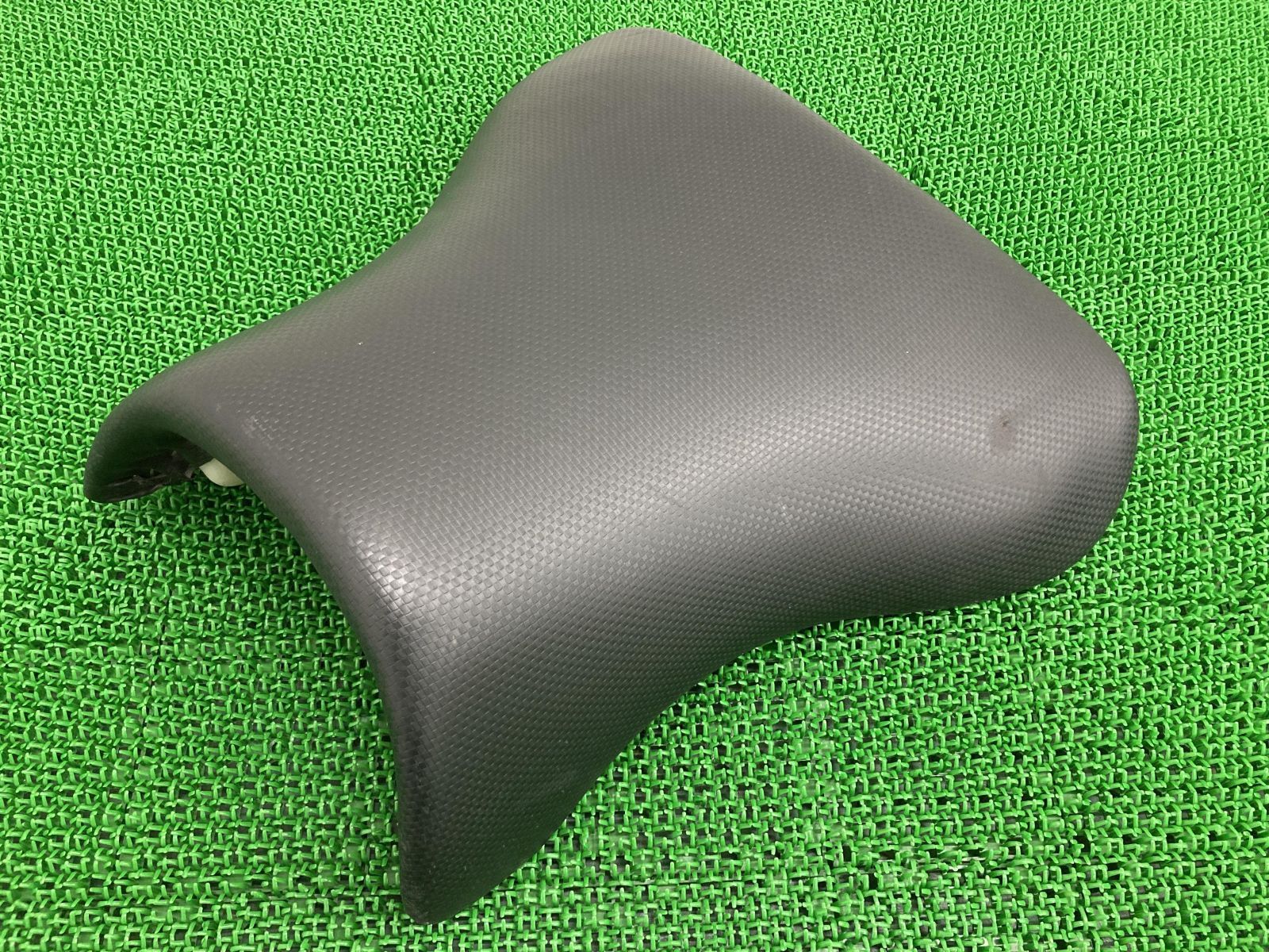 ZX-9R フロントシート 53001-1852 カワサキ 純正 中古 バイク 部品 ZX900C メインシート ZX9R 修復素材や張り替えベースに 品薄