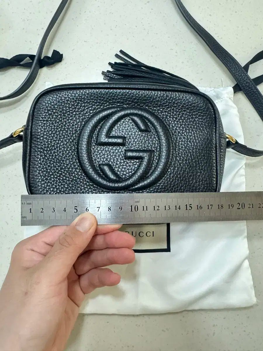 GUCCI グッチ