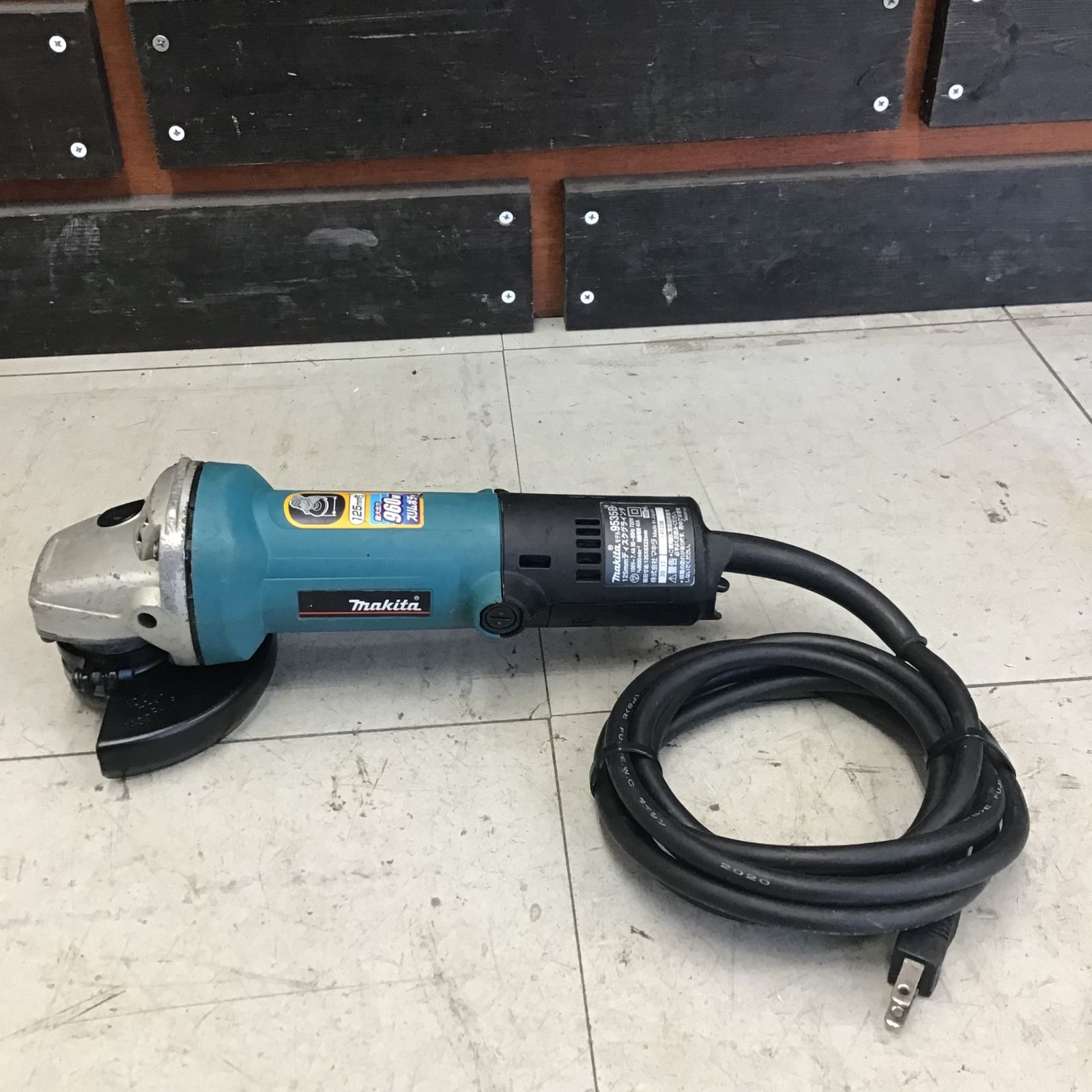 マキタ/makita 125mm ディスクグラインダ 9535B 【鴻巣店】