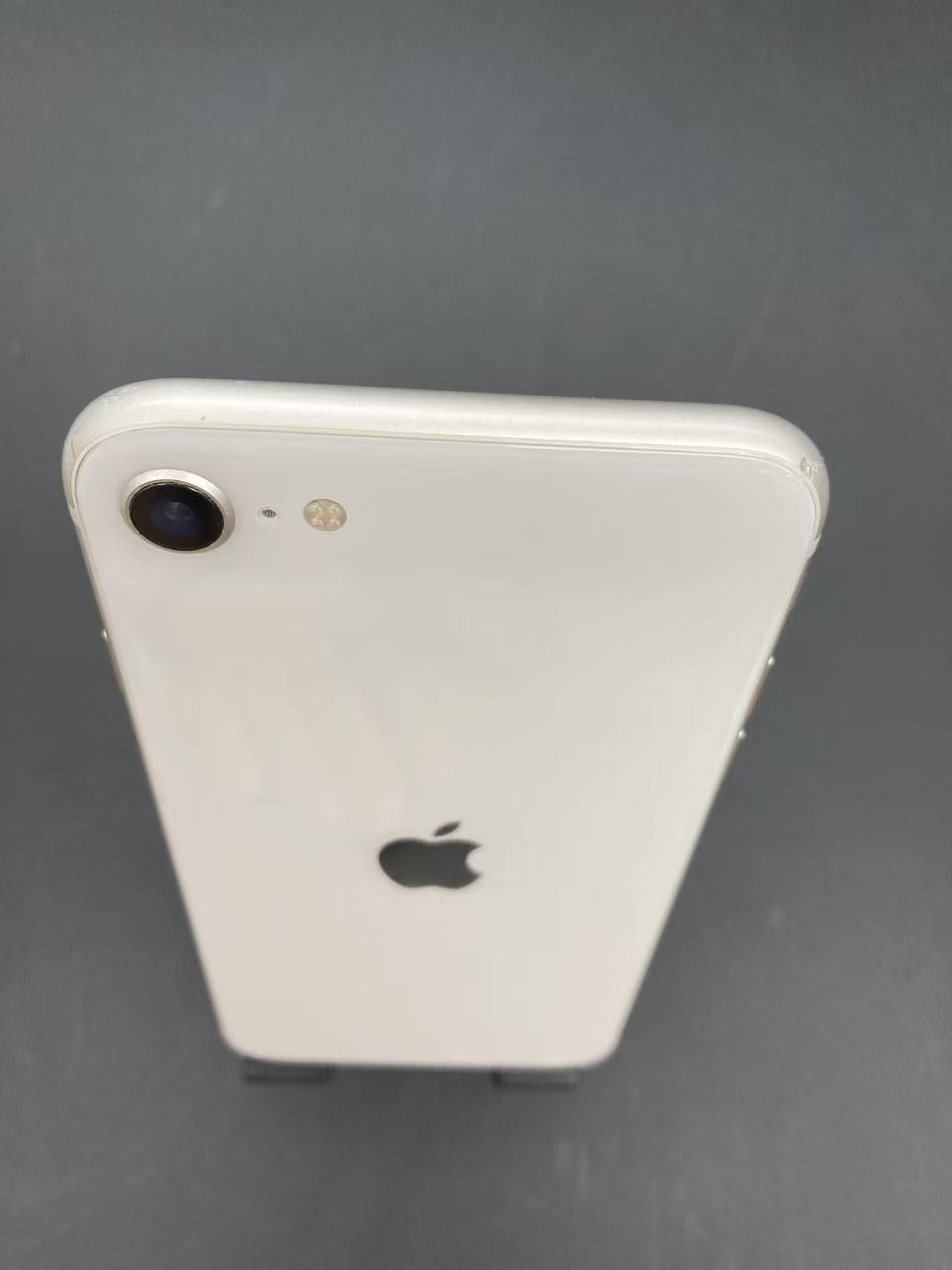 iPhone SE 第3世代 128GB スターライト 最大容量84% 画面割れ Amazon | 【整備済み品】 Apple iPhone SE（第3世代） 128GB