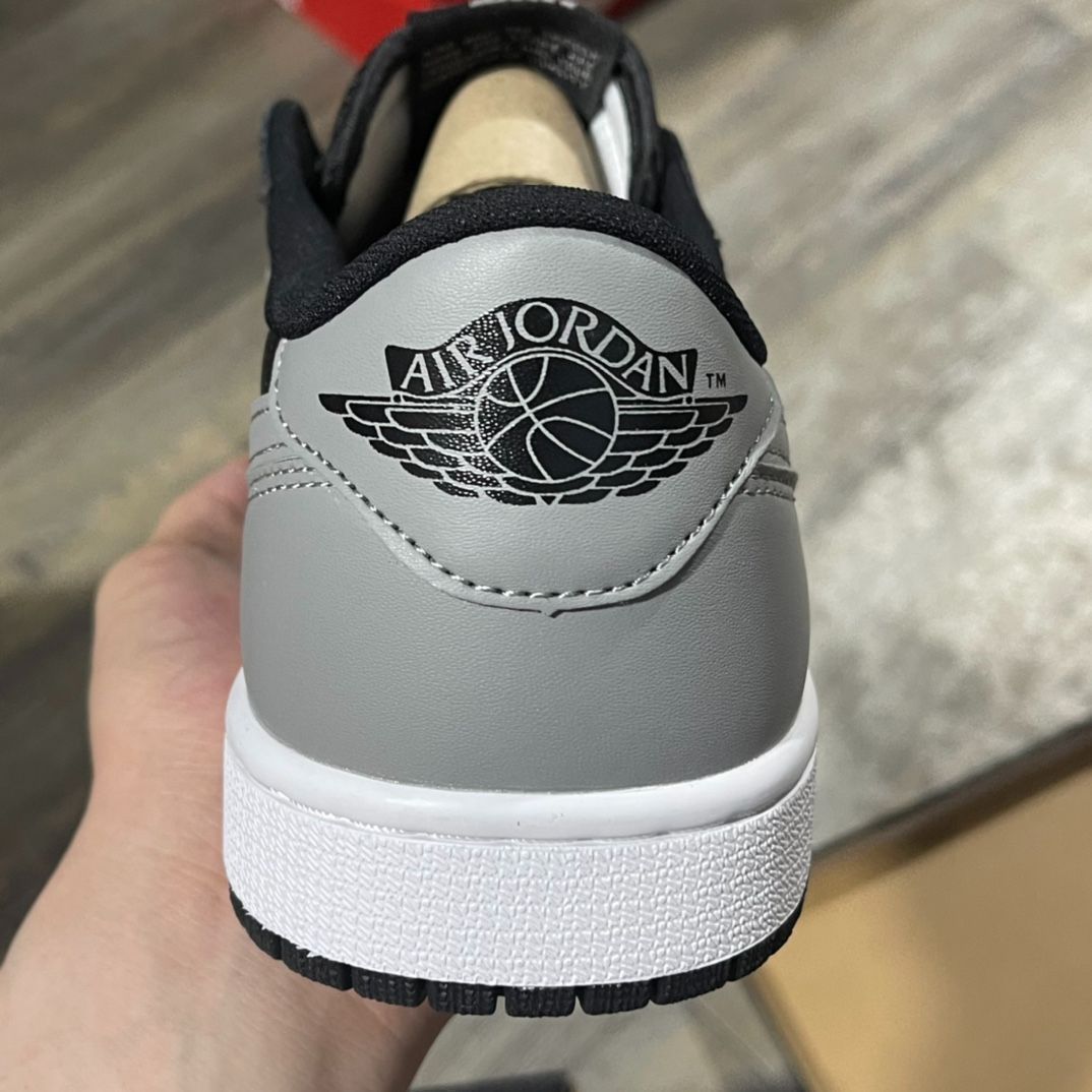 ナイキ エアジョーダン1