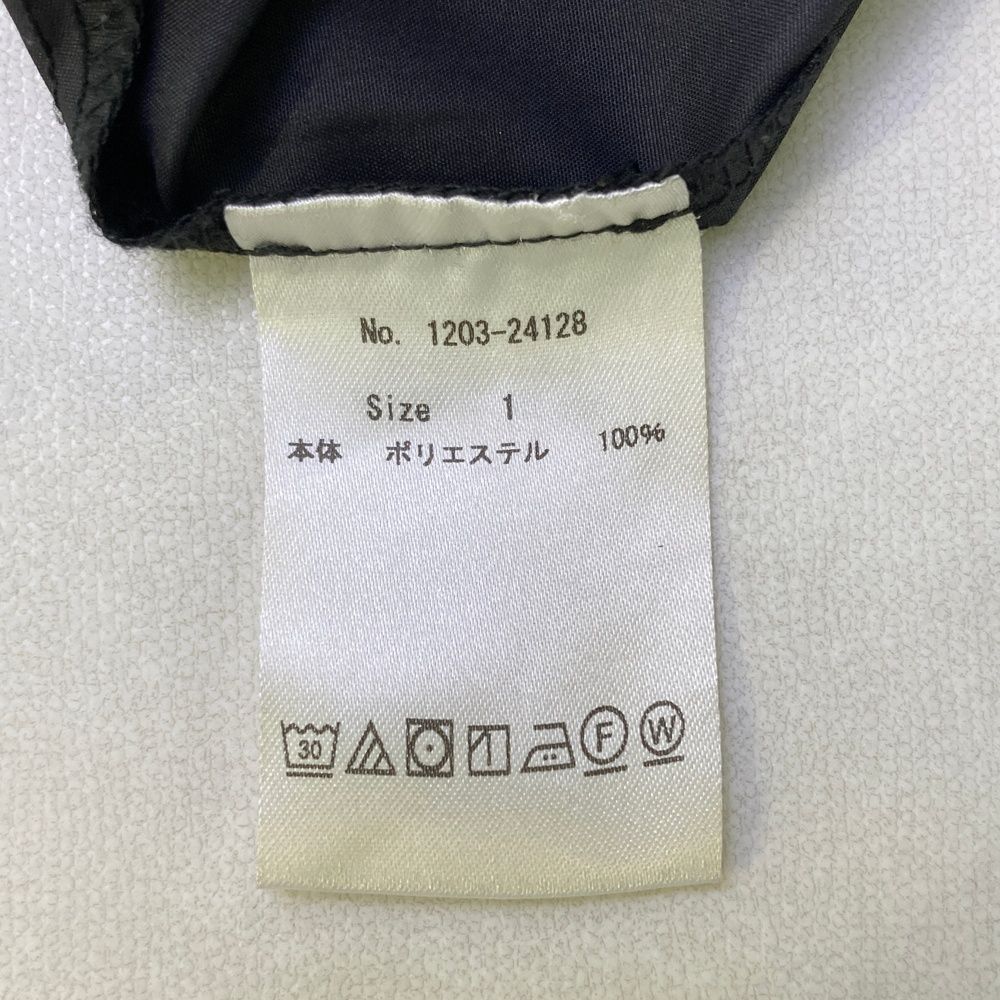 2025年モデル フード付