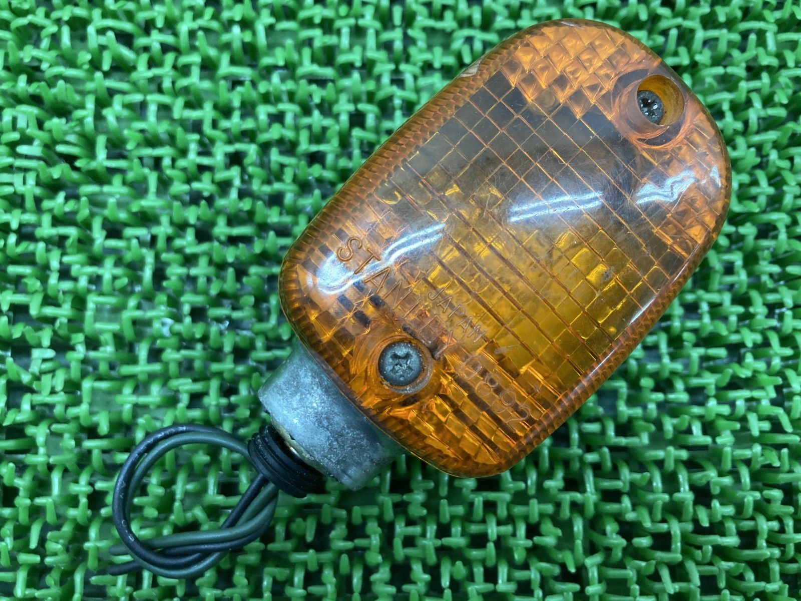 SRV250 純正ウインカー ジャンク SRV250 ウインカー 右 0892 ヤマハ 純正 中古 3VN 3SX 修復素材