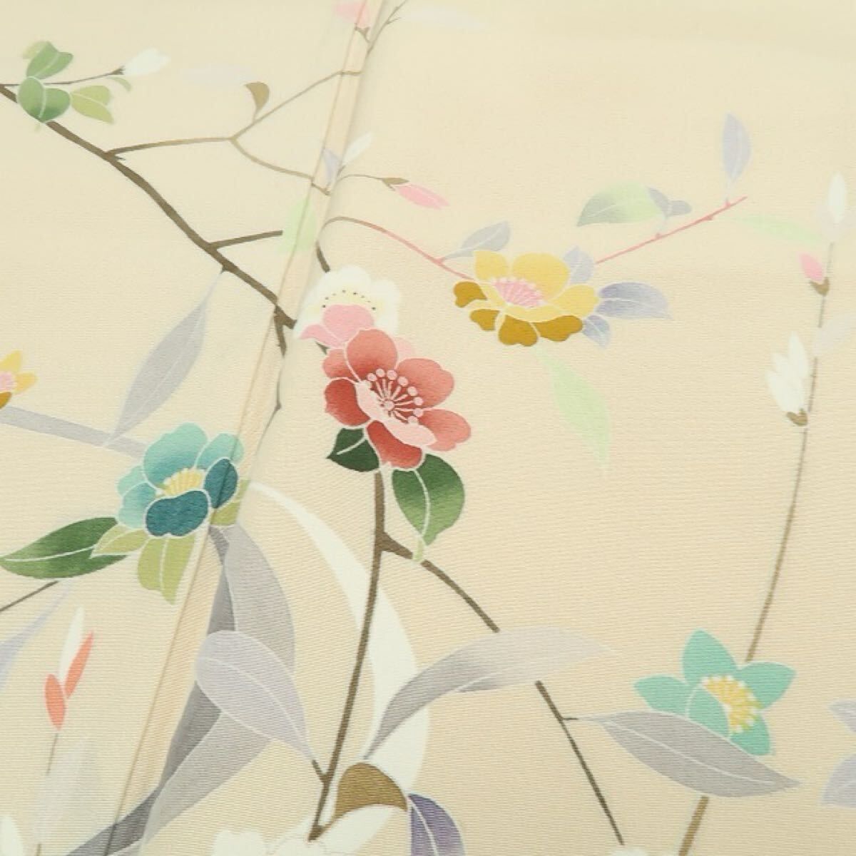 柔らかな花の色香で晴れの日を彩る