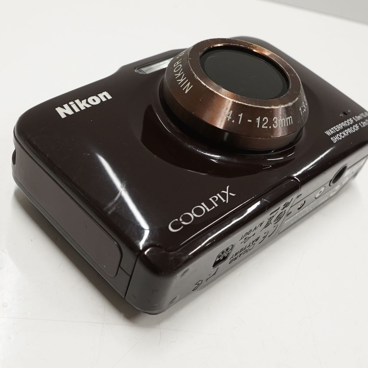 COOLPIX S31 Nikon USED品 防水5m 耐衝撃1.2m デジタルカメラ 本体+