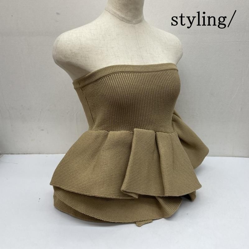 styling/ラッフルニットベアトップベージュ styling/ ラッフルニットベアトップ ベージュ 【公式通販】