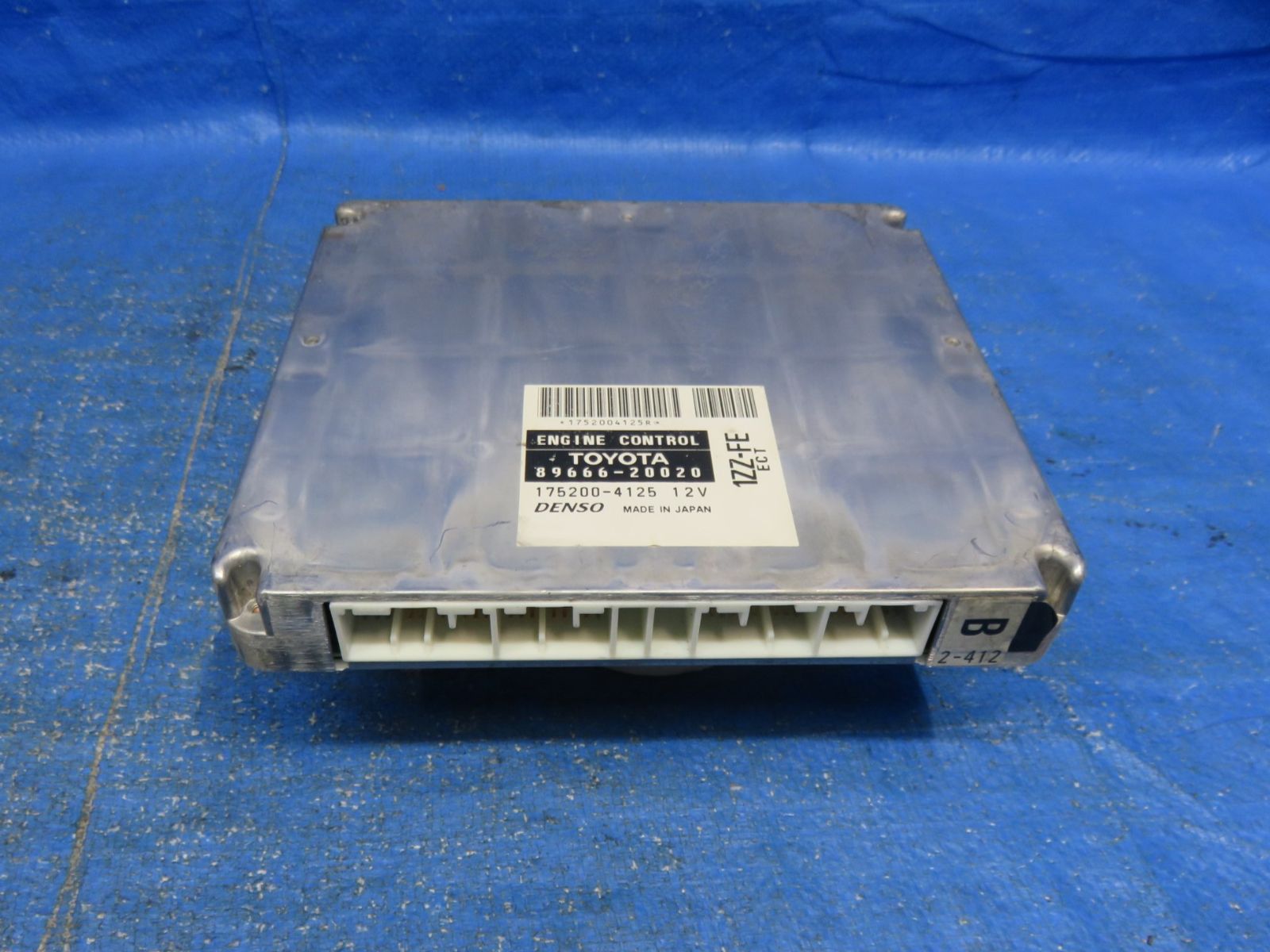 LA7183 トヨタ ZZT230 セリカ 1ZZ-FE エンジンコンピュータ エンジンコントロールユニット 純正 89666-20020 稼働車外し