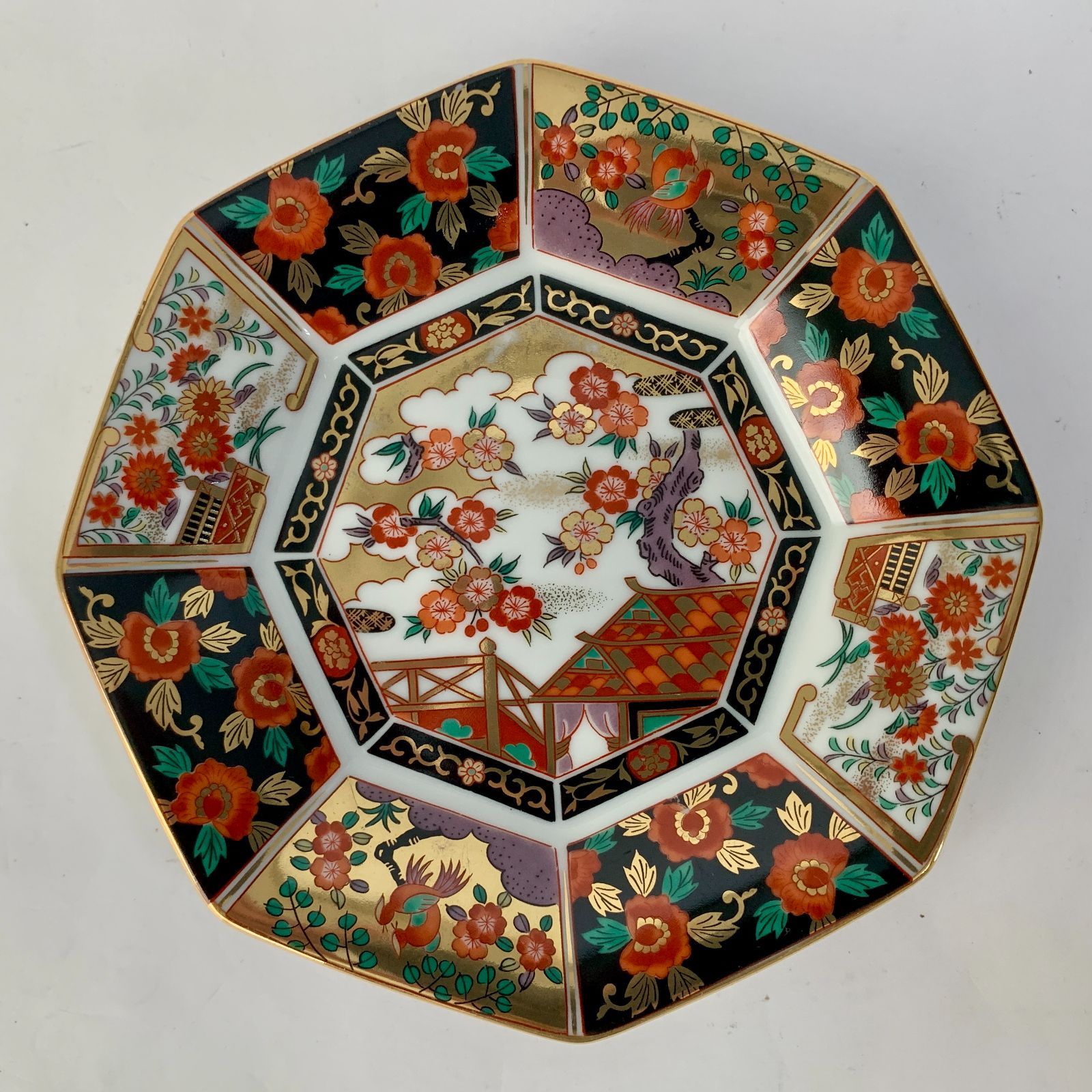 【未使用品】九谷焼，有田焼，庫山窯、金彩，皿五点セット 有田焼 青藍窯 古伊万里紋 金蘭手 金彩 八角皿 5枚揃 】 【 其泉