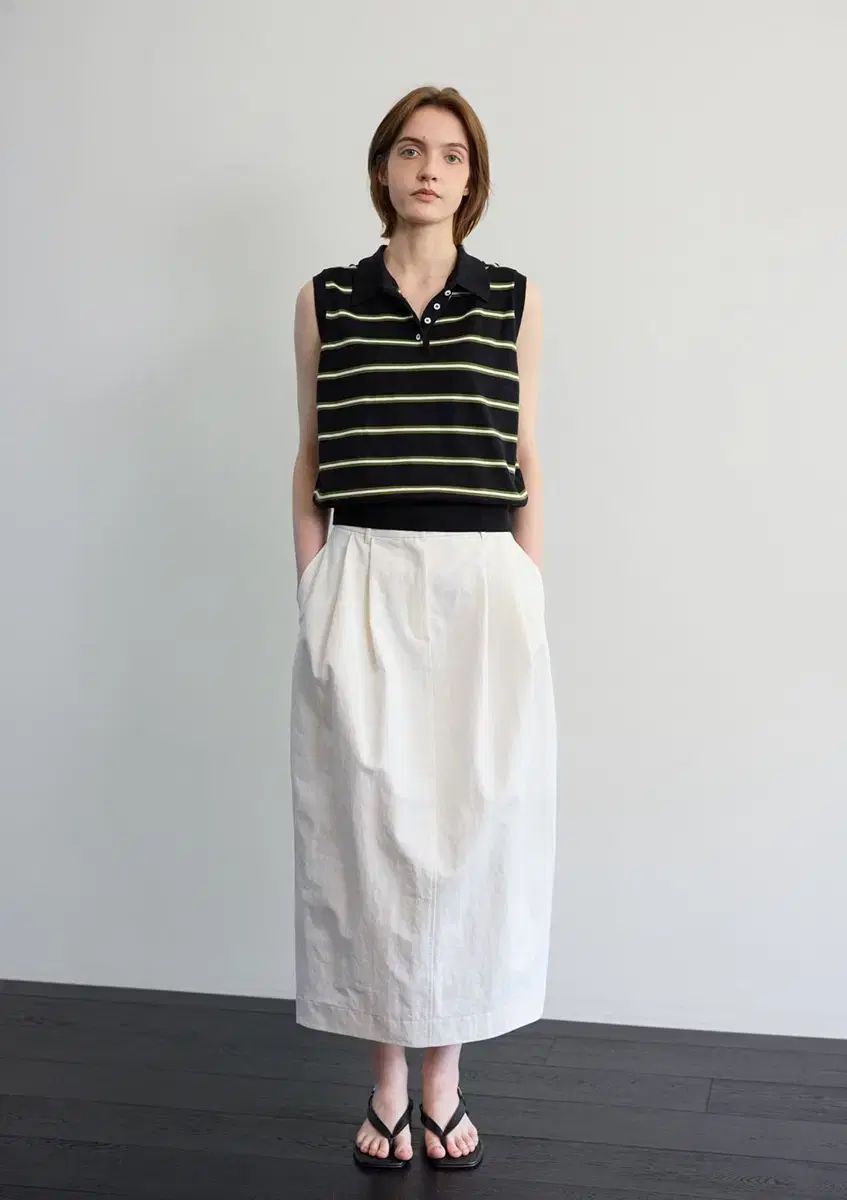 MOONDAL ムンダル Bud Skirt in Ivory