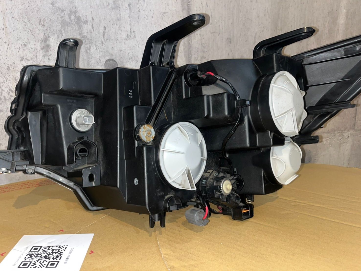 ⑭デリカd5 インナーブラックヘッドライト左右セット 送料込です