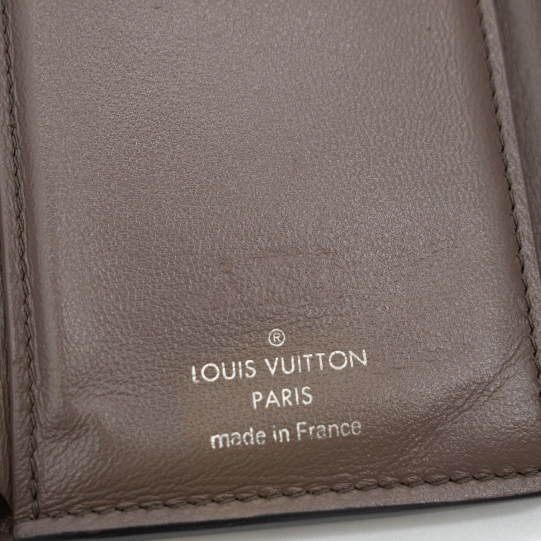  Louis Vuitton ルイヴィトン ポルトフォイユ カプシーヌ コンパクト 折り財布 ピンクベージュ トリヨンレザー ロゴ 三つ折り財布 折り財布