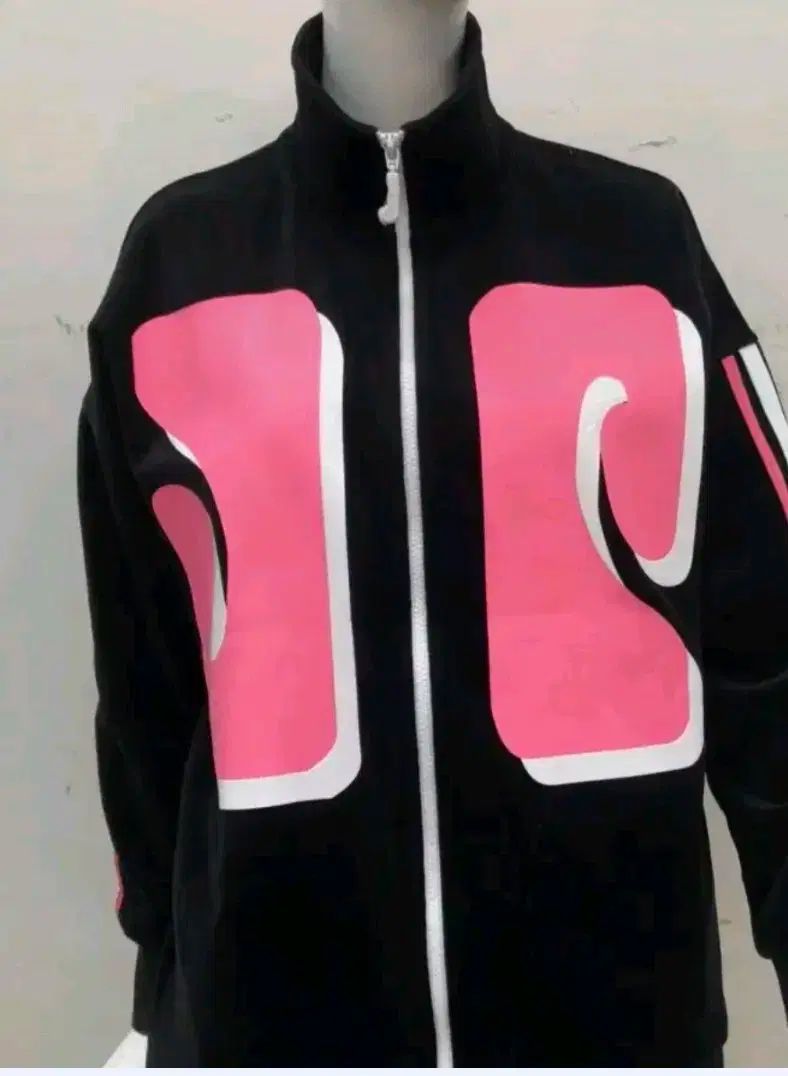 ジューシークチュール ジップアップ
