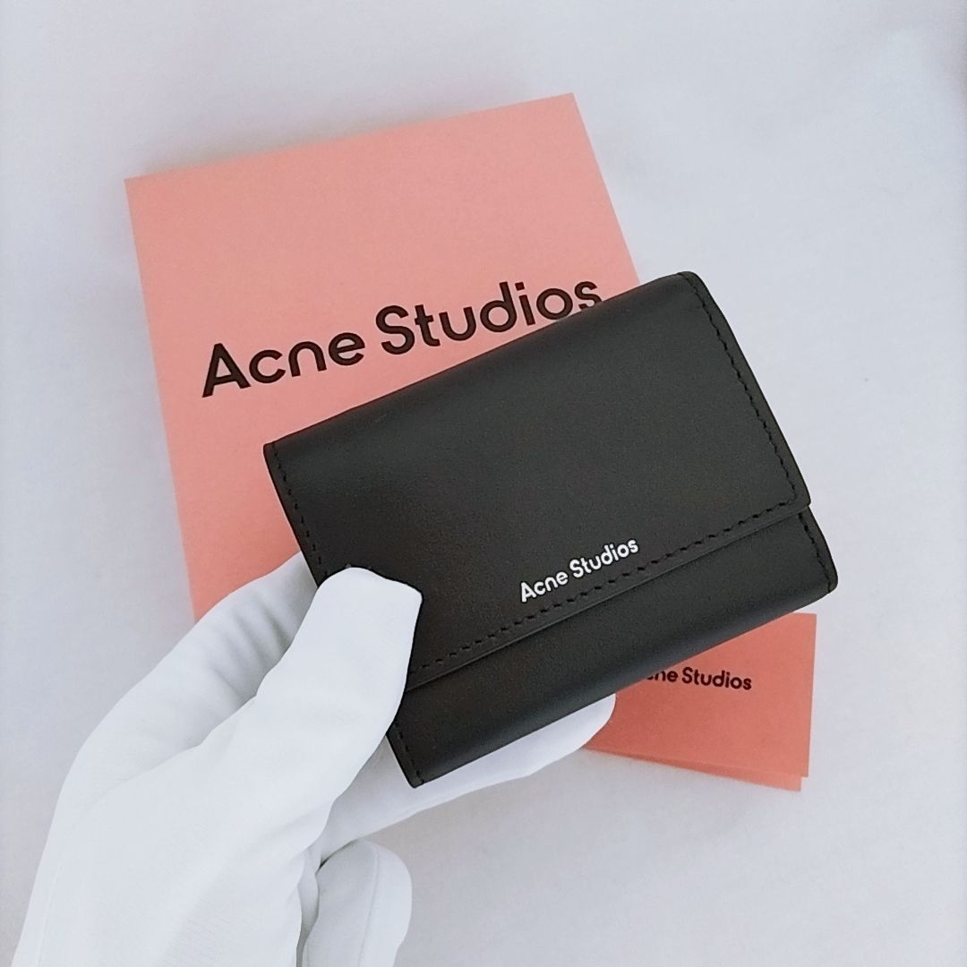 新品未使用】Acne Studios 3つ折りレザーウォレット 財布 ブラック  