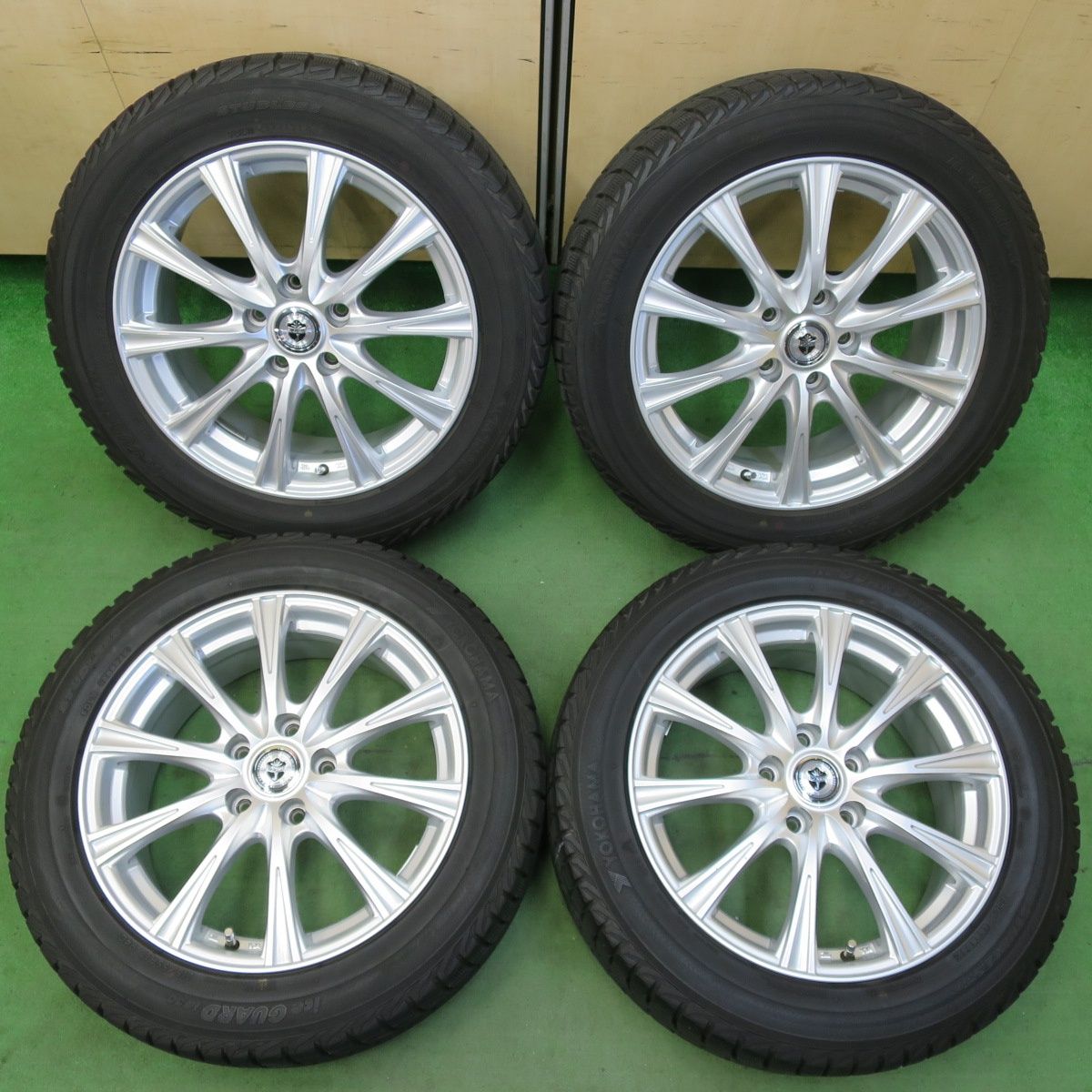 キレイ スタッドレス 215|55R17 ヨコハマ アイスガード iG30 JOKER ジョーカー 17インチ PCD114.3|5H 5051306イス