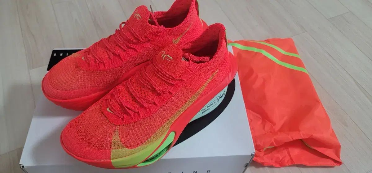 NIKE ナイキ アルファフライ 3 275