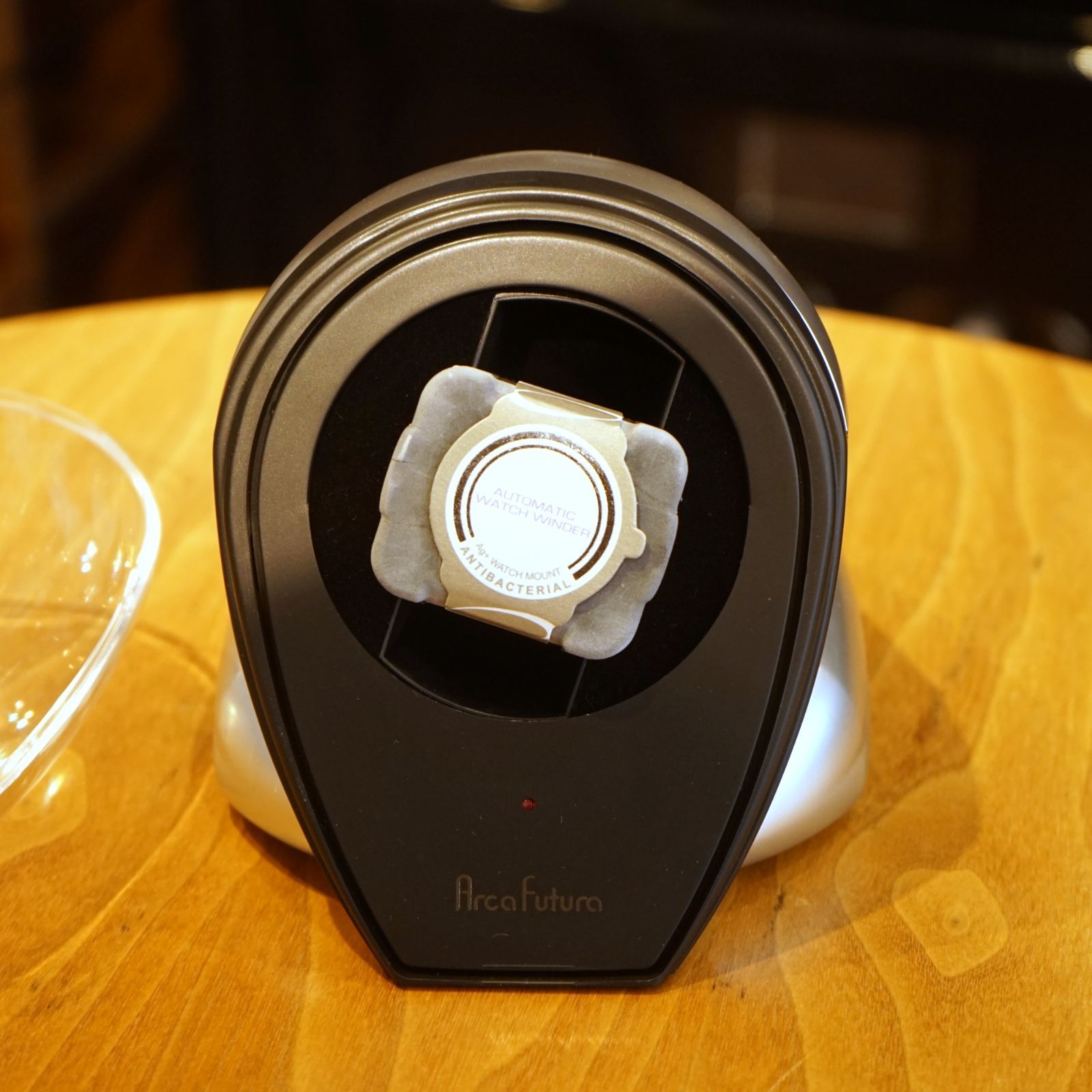 【未使用品】 Arca Futura 自動巻き上げ機 ワインディングマシーン 未使用品】 Arca Futura 自動巻き上げ機 ワインディングマシーン