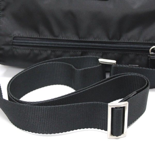 ✨極美品／希少✨プラダ　メッセンジャーバッグ　三角ロゴ　シルバー金具　黒 PRADA - 良品 PRADA プラダ 三角ロゴ プレート SV金具 レザー