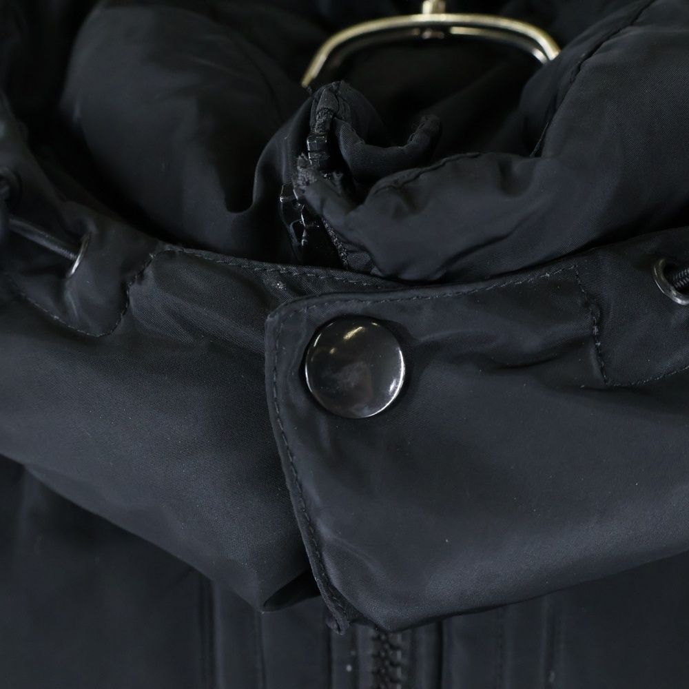 ナイロン ダウンジャケット