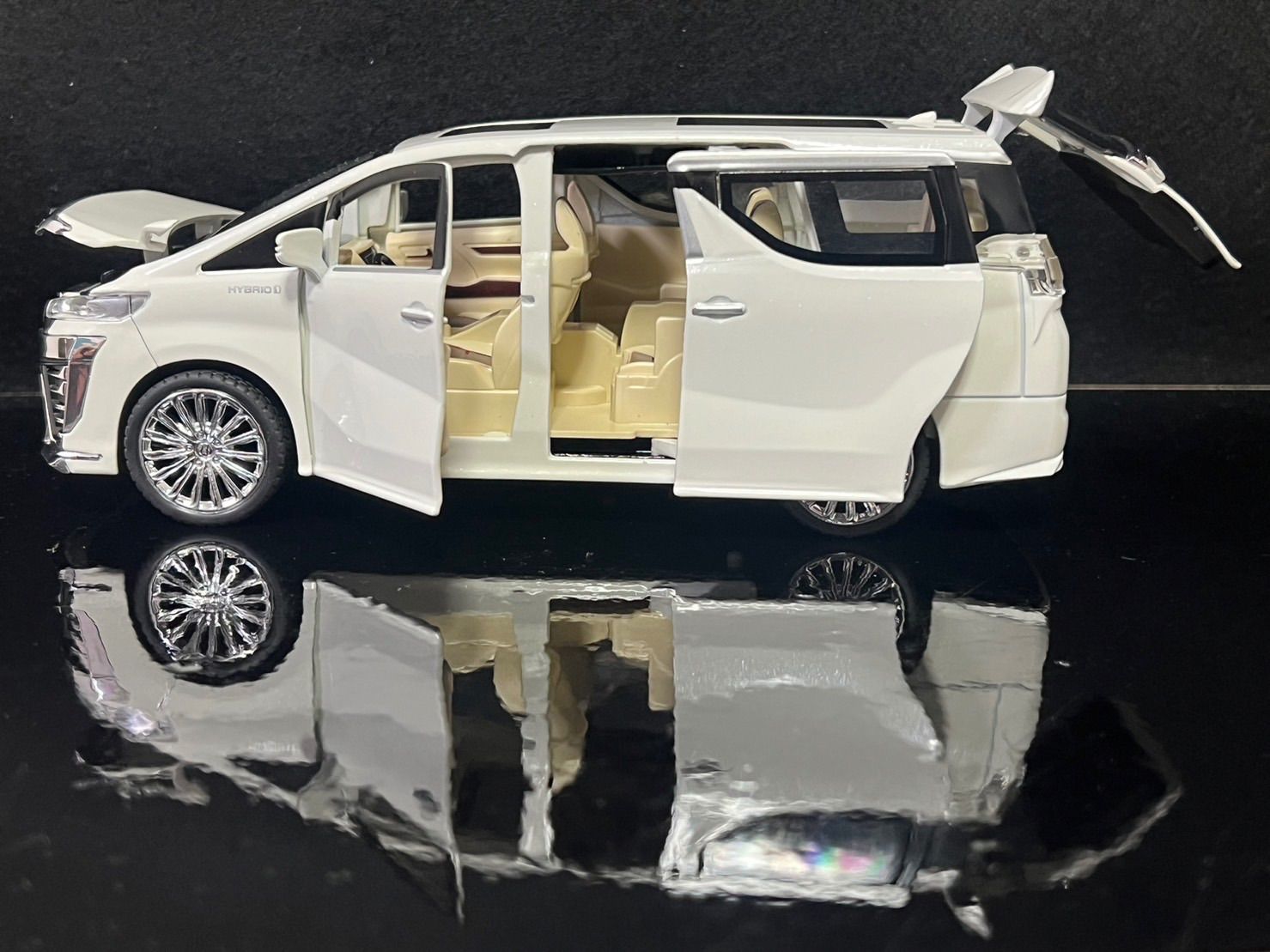 トヨタ VELLFIRE ホワイトミニカー Amazon | 1/30スケール ヴェルファイア ダイキャスト ミニカー