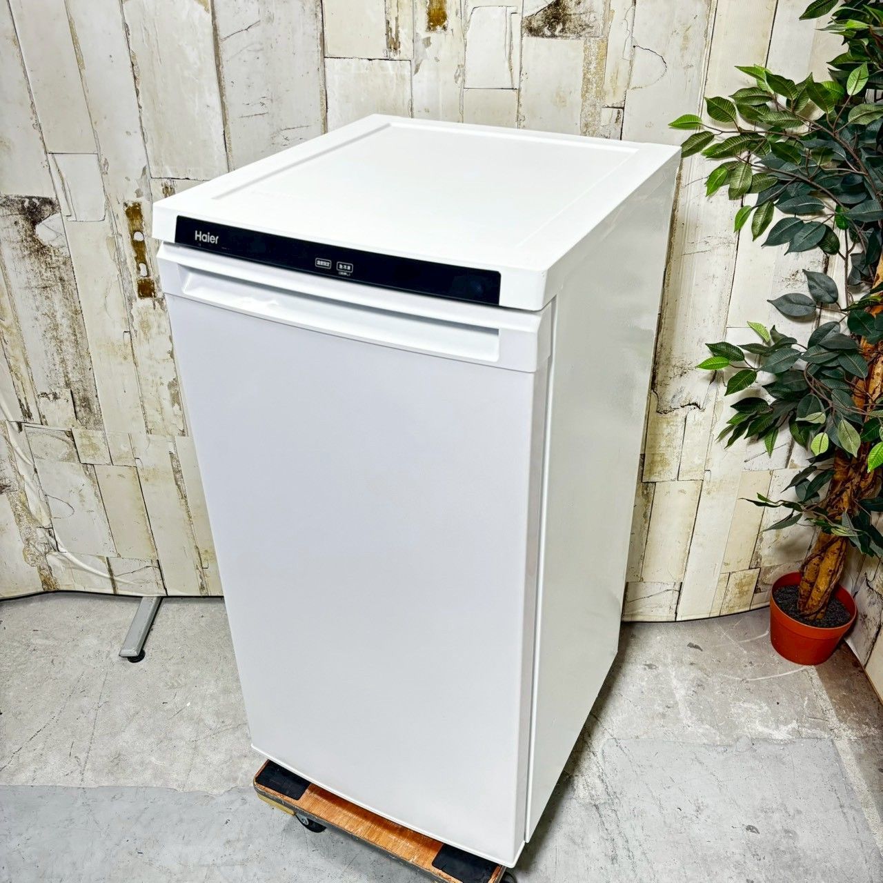 2025年製 Haier ハイアール JF-NU102C ノンフロン冷凍庫 102L WWW_KANDAIZUMI_COM