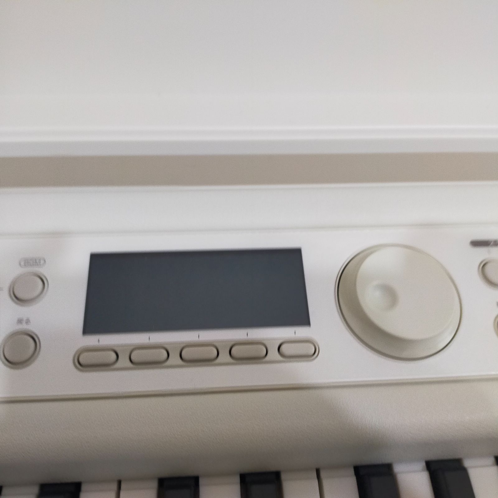 中古】CASIO 光ナビゲーション電子キーボード LK-520 61鍵盤
