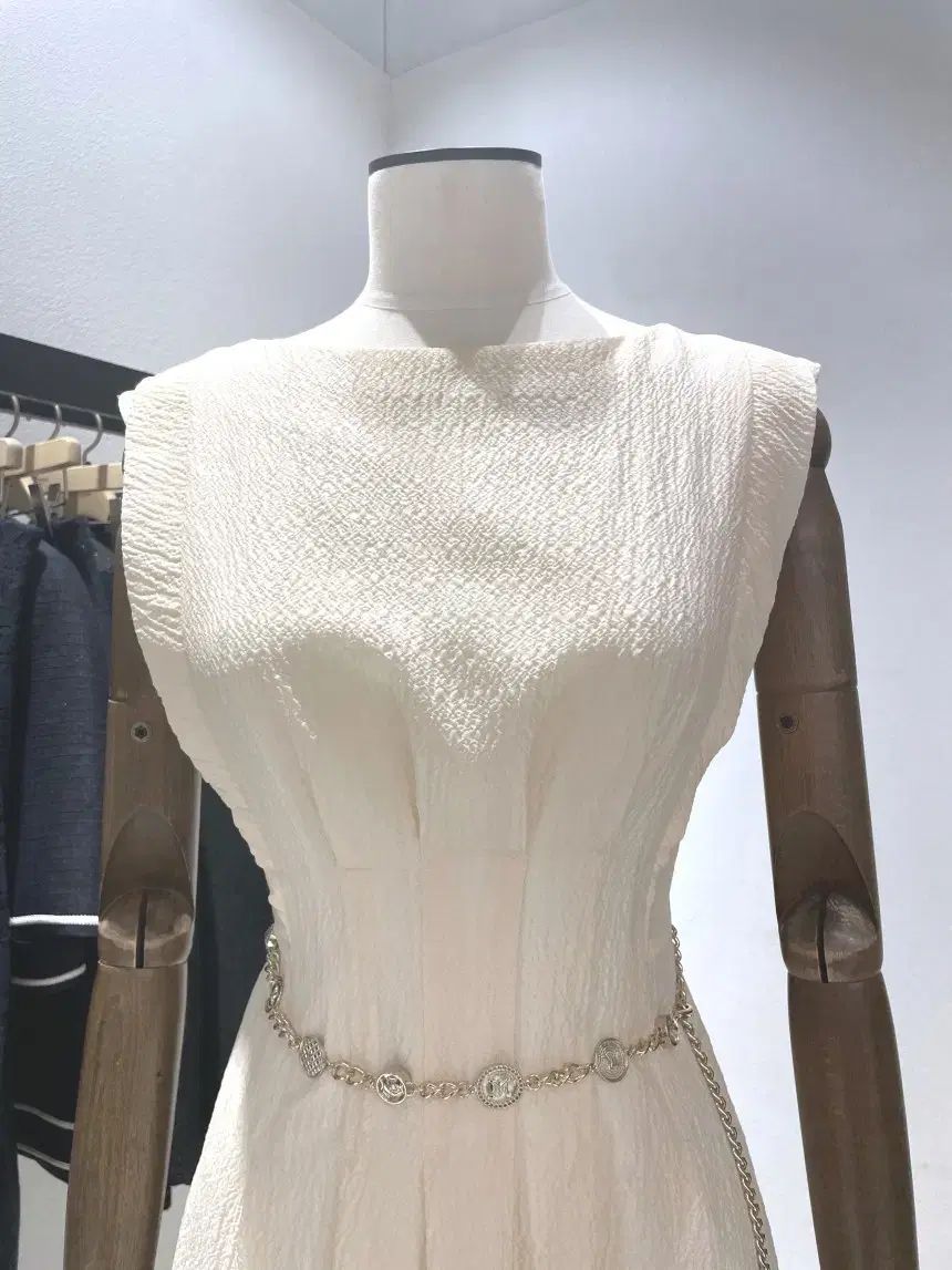 ピンタック フリル