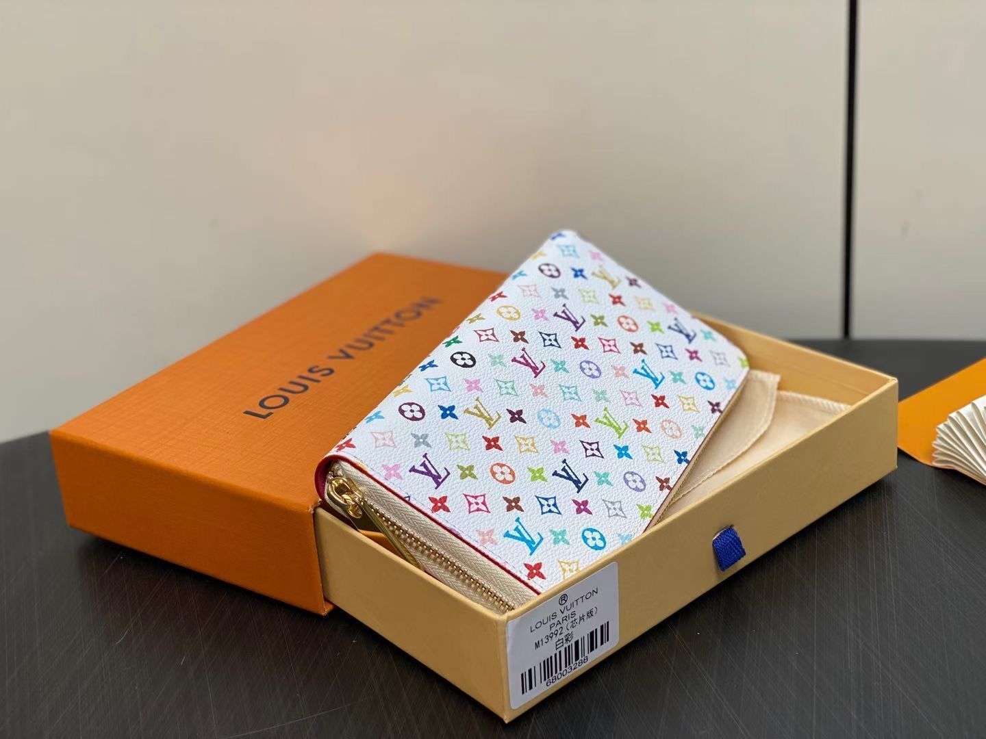 本日限定特価】LV ルイヴィトン ジッピー ラウンドファスナー