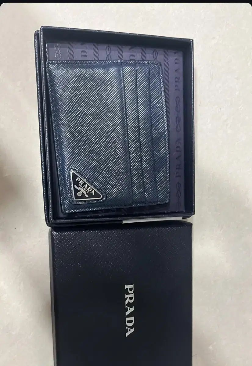 PRADA プラダ 50 1万ウォン 二つ折り財布 販売