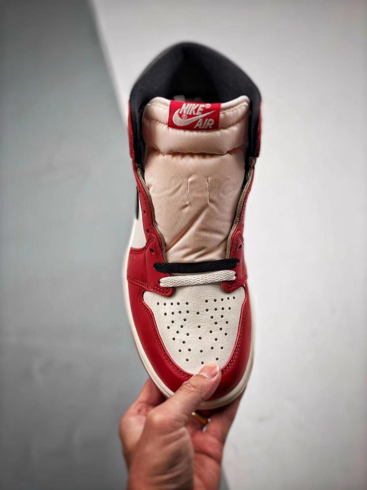 Nike AJ1 High OG "Lost & Found/Chicago"