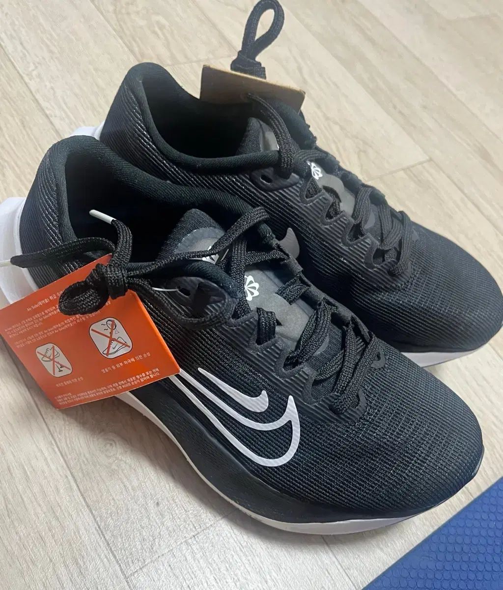 【中古美品】ナイキ ズーム フライ 6 （ブラック）28.0 楽天市場】ナイキ ズーム フライ 6 NIKE ZOOM FLY 6 ブラック