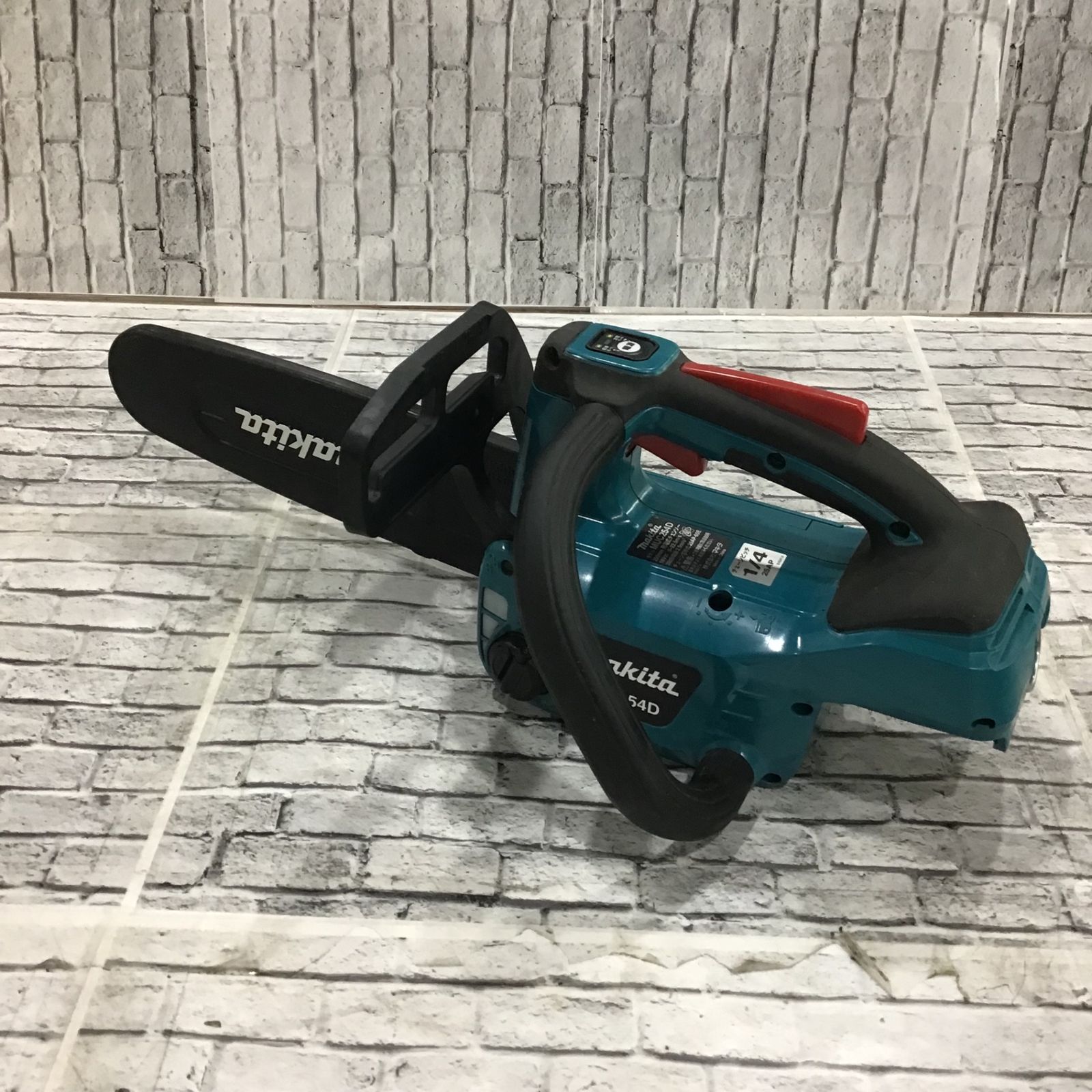 マキタ(makita) コードレスチェーンソー MUC254DZ【川口店】