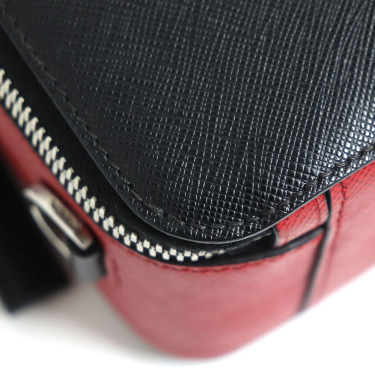 極美品▽PRADA プラダ 2VH069 ブリック 三角ロゴ付き サフィアーノ 