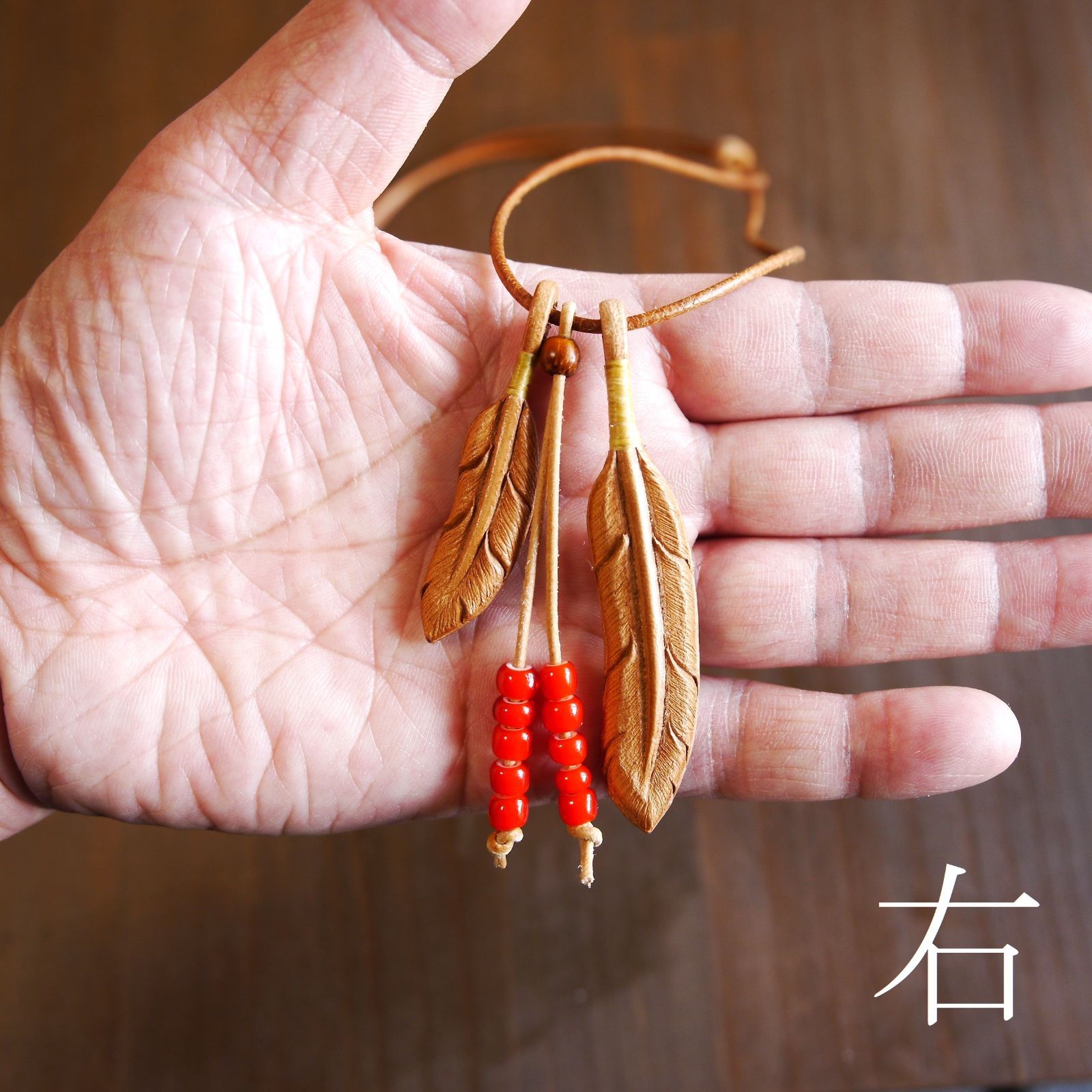 ヌメ革製イーグルフェザーネックレス（中&小） アクセサリー 
