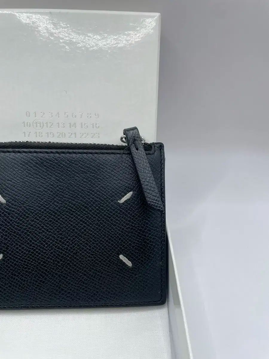 美品✨アミパリス 2つ折り財布 カードケース ロゴ レザー黒 ブラック 楽天市場】アミパリス AMI PARIS カードケース グレインレザー