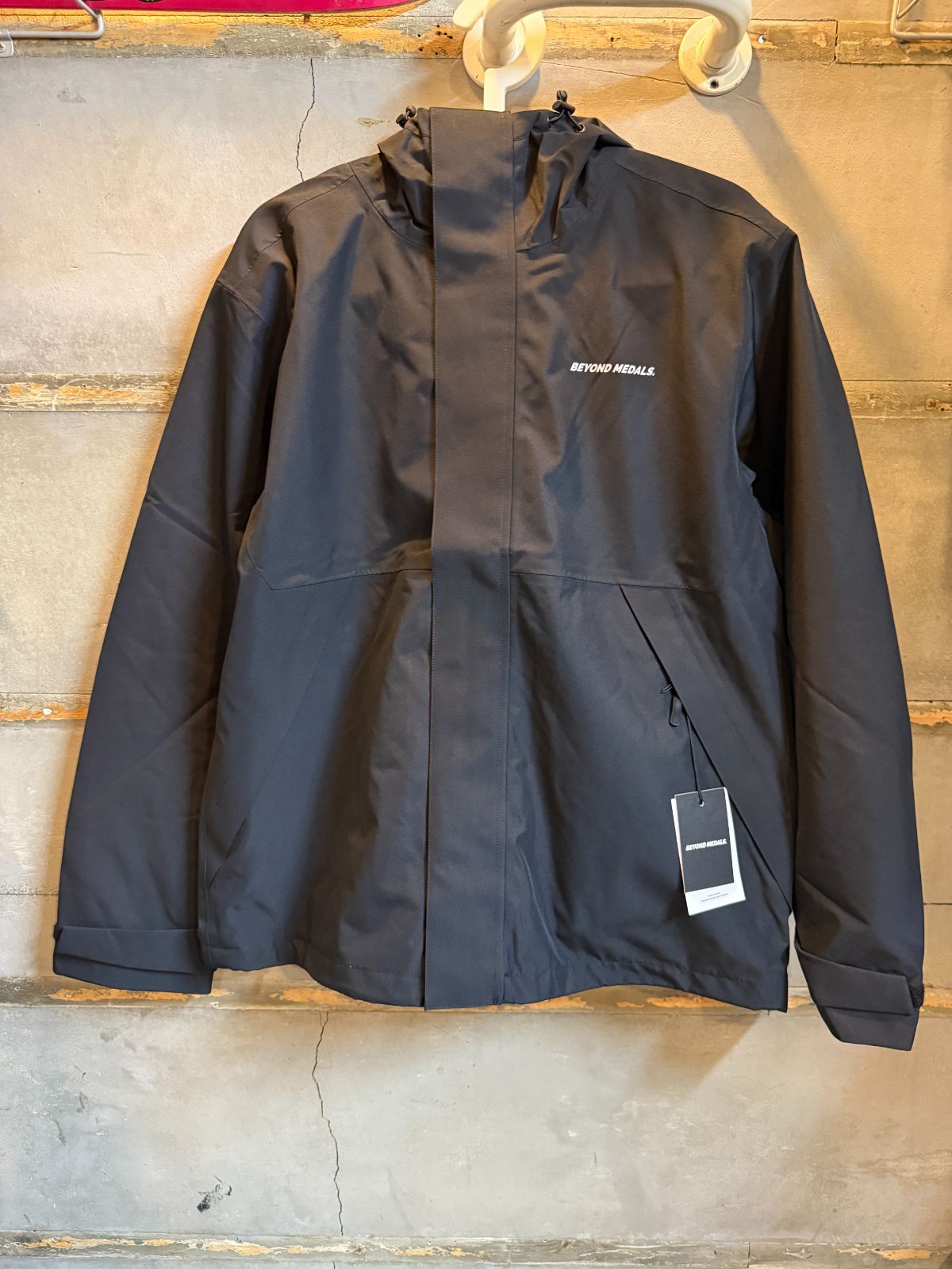 24/25 BEYOND MEDALS THE JAKET_BLACK