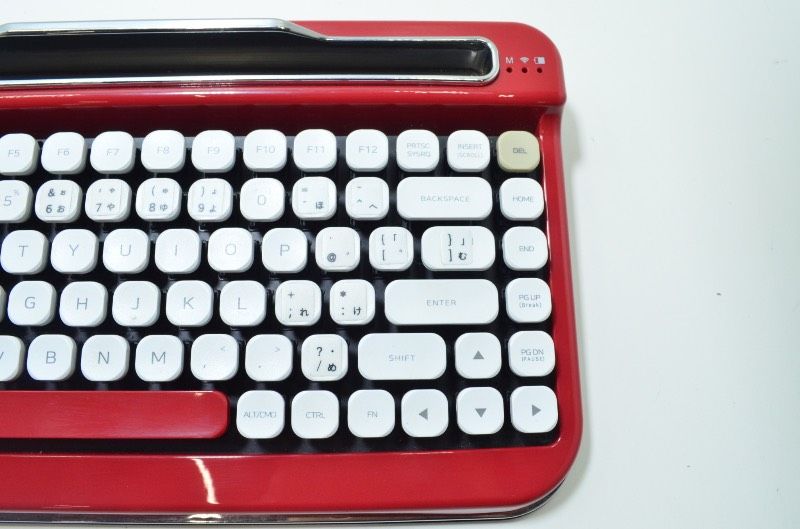 【美品】　ELRETRON PENNA ワイヤレスキーボード レトロ感溢れる、タイプライター風ワイヤレスキーボード 「PENNA」第2