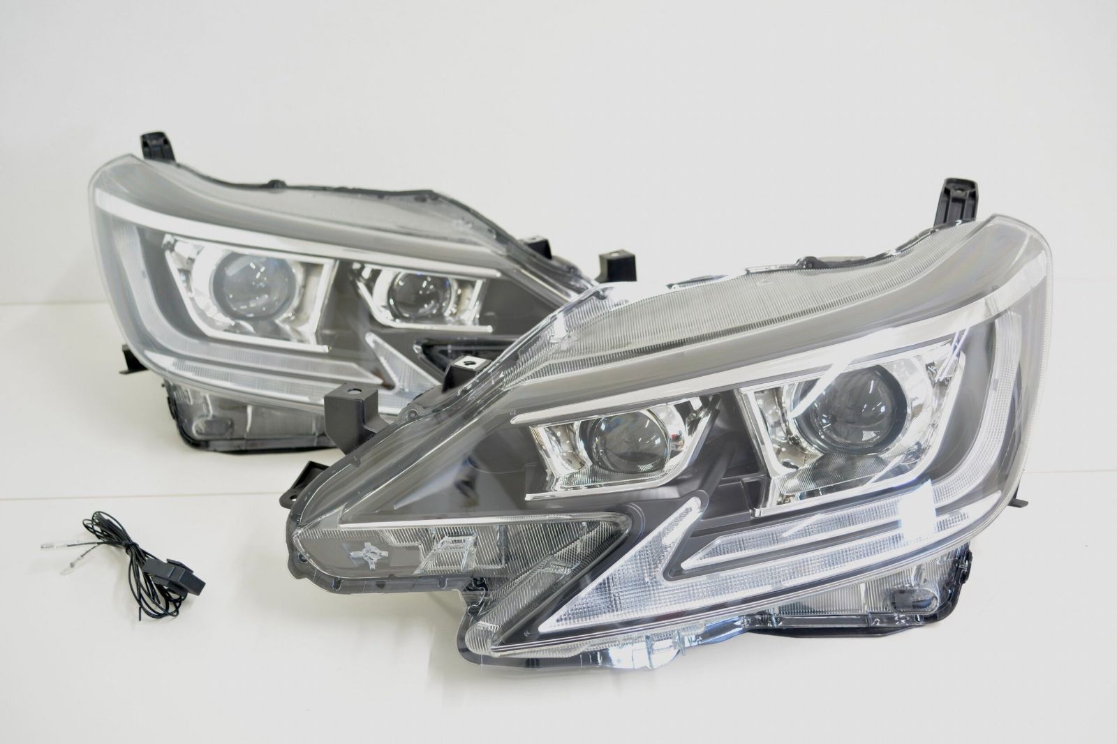 マークx 130 GRX130 社外　ヘッドライト　シーケンシャル　中期　後期 TOYOTA GRX130 マークX / 中期後期型 アイブロウヘッドライト