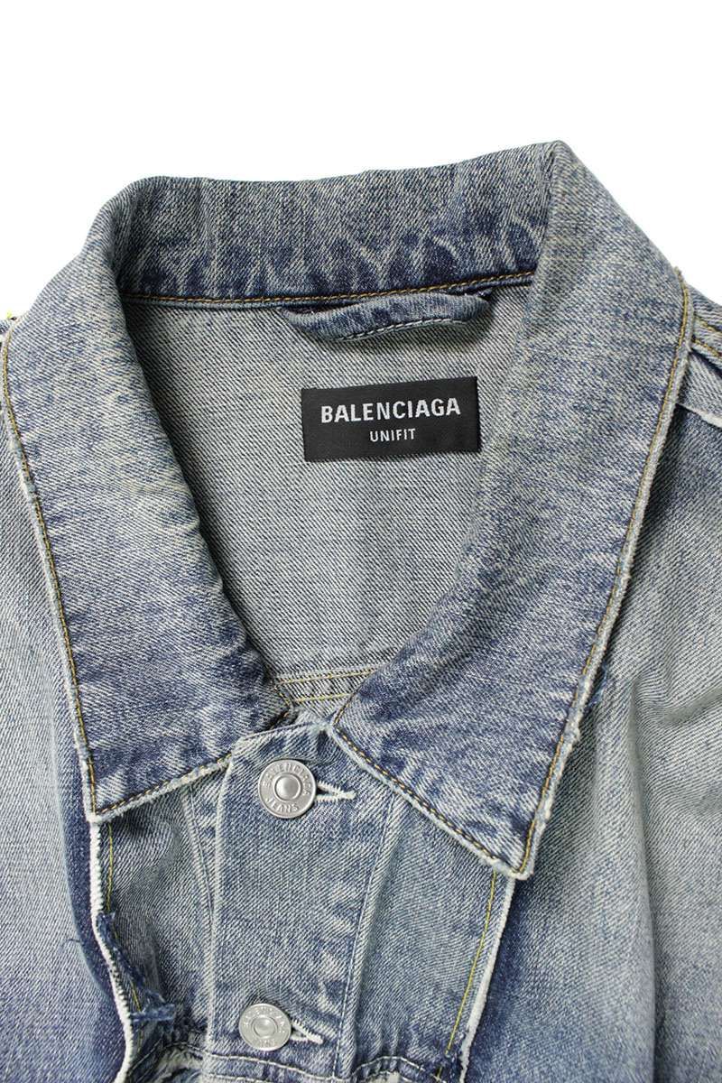 22AW 697779