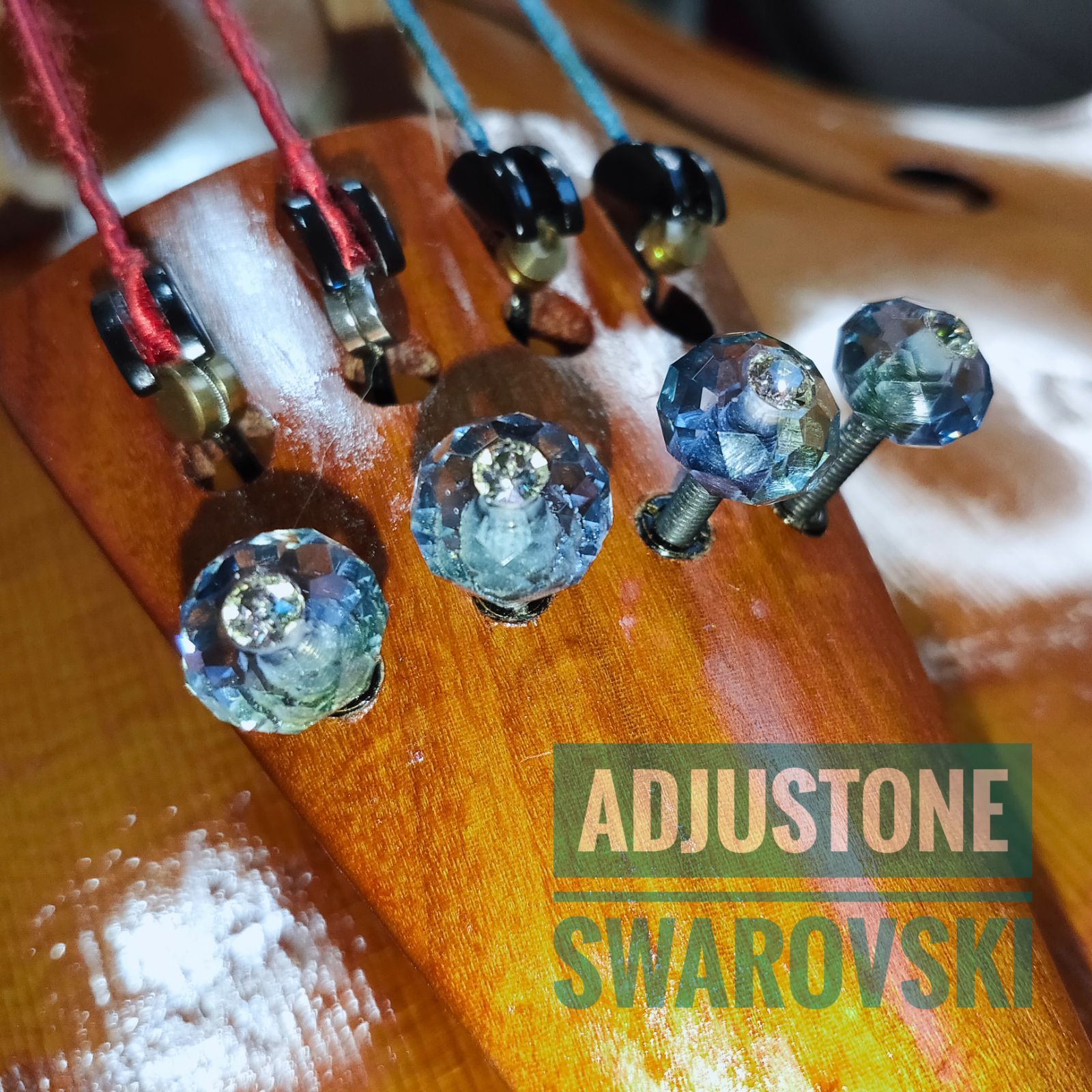 チェロ アジャスターねじセット スワロフスキー ルミナスグリーン