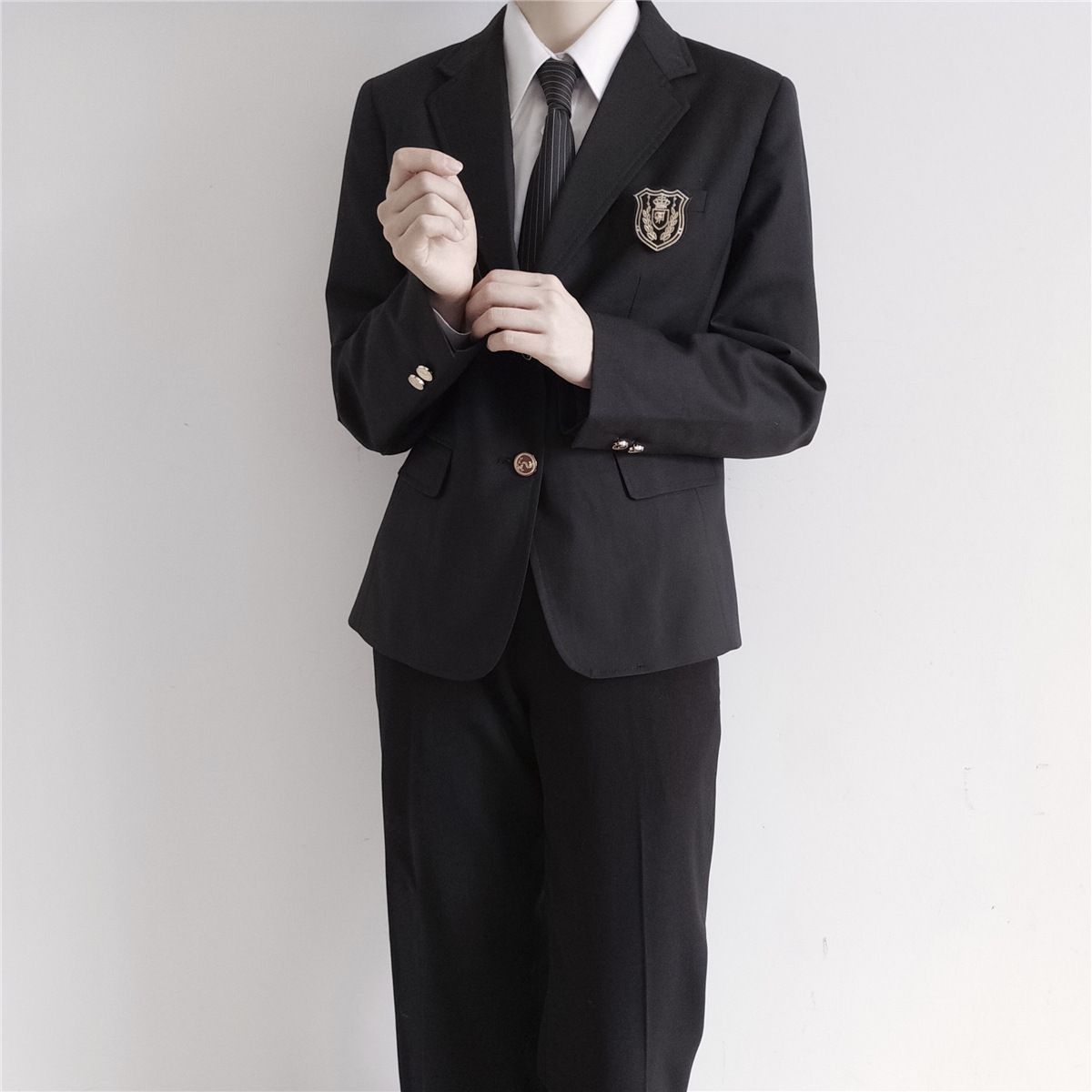 制服