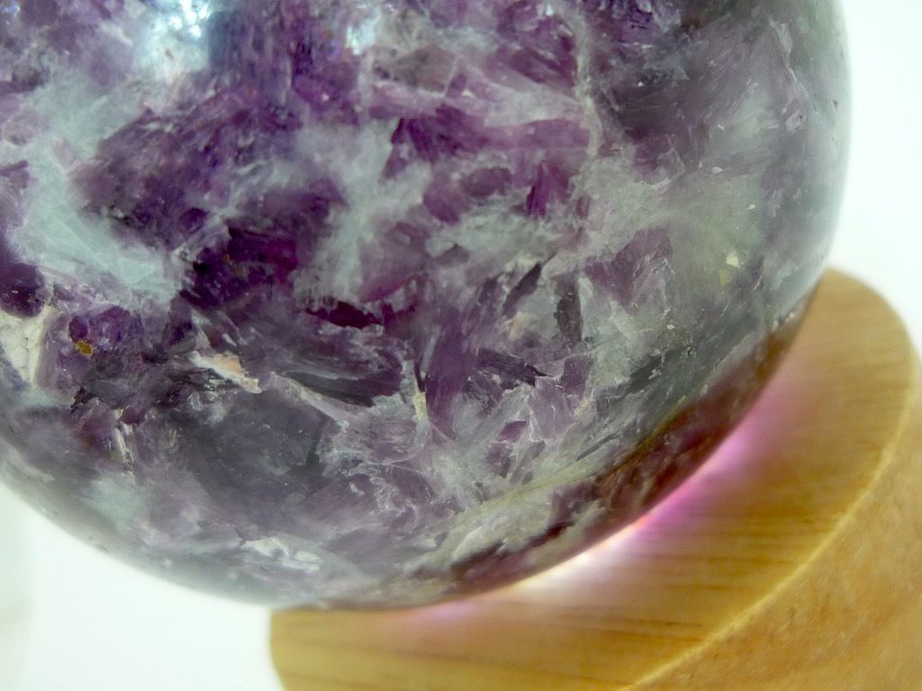 パープルマイカ レピドライト スフィア お守り 雲母 美しい結晶 妖艶 肉体精神感情バランス安定 変革 希望 ポジティブ 愛情 再生 天然石U6 IMPECCABLEHEALTHCARESERVICES_COM