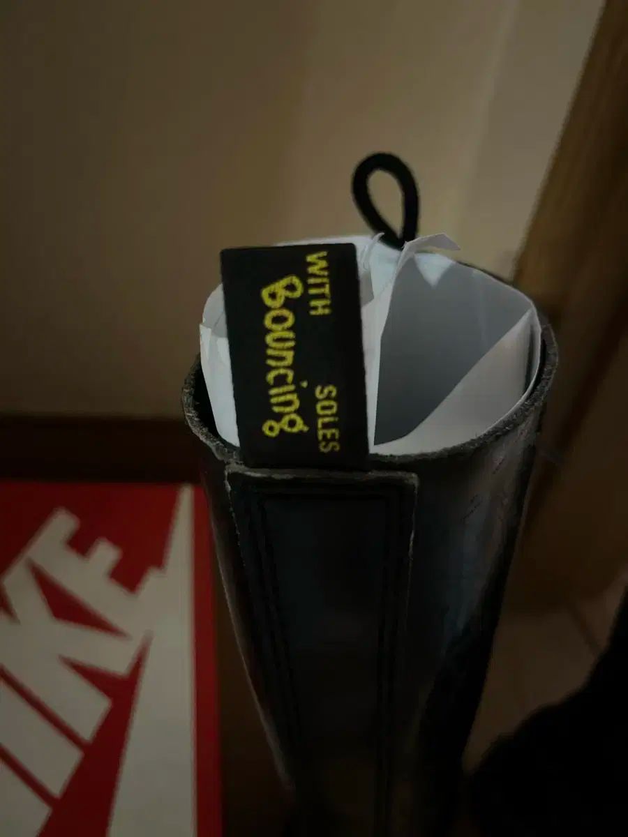 物 DR. MARTENS ドクターマーチン 16ホール UK4