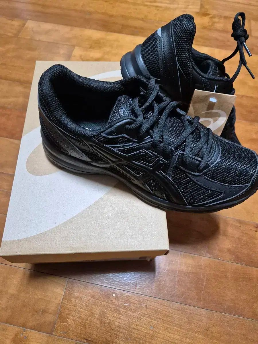 ランニングシューズ