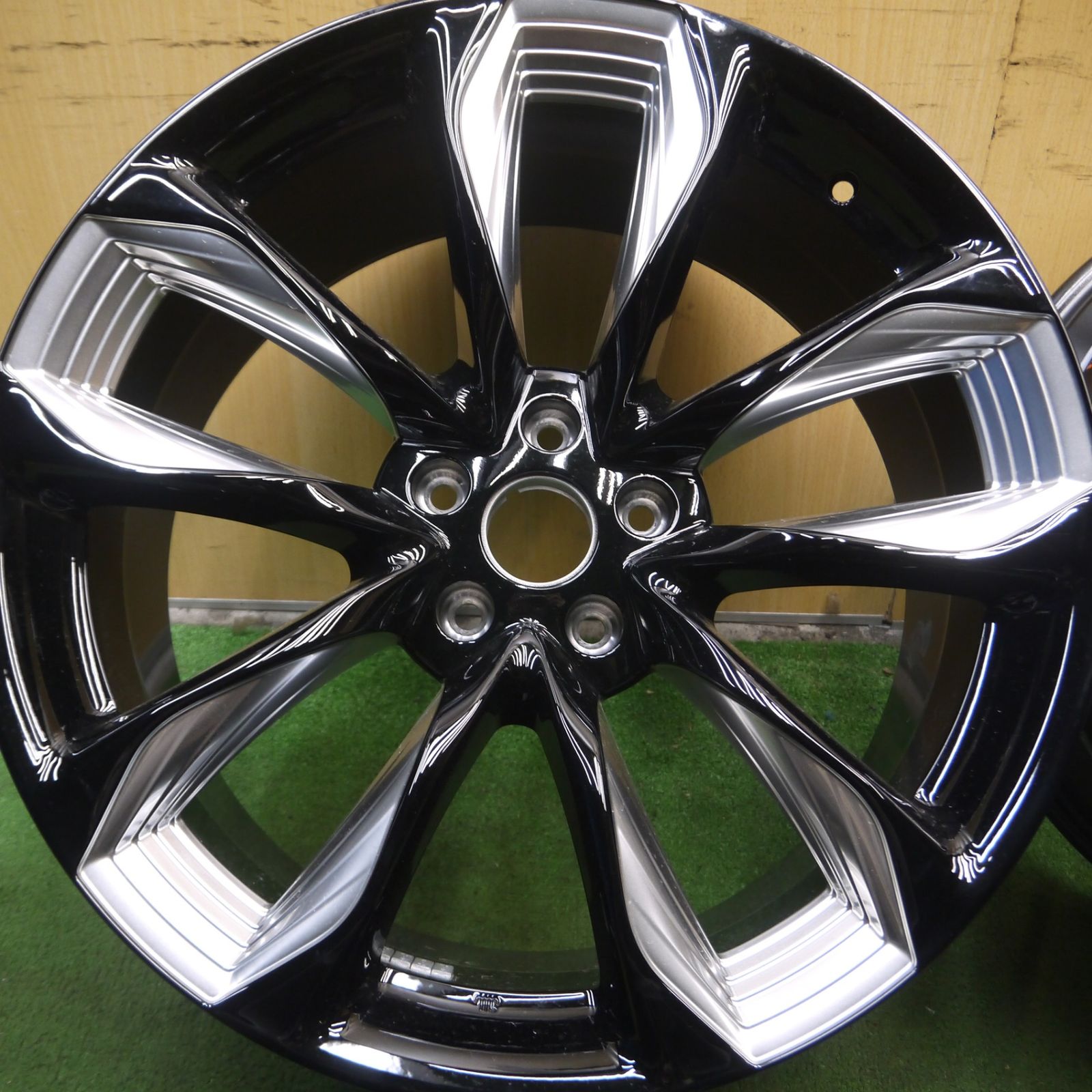 LC500スポーツの純正ホイール4本セット 新車外し21インチ。8.5 9.5 希少 新車外し】レクサス LC500 Lc500h 純正OP MODELLISTA 21in