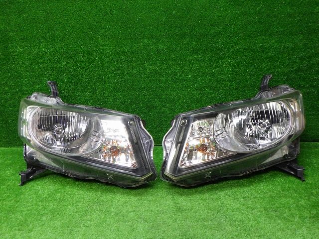 フリードGB3 ヘッドライト 左右セット KOITO 100-22068