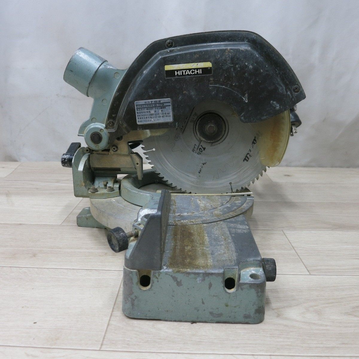 卓上切断機；HITACHI C 8FC