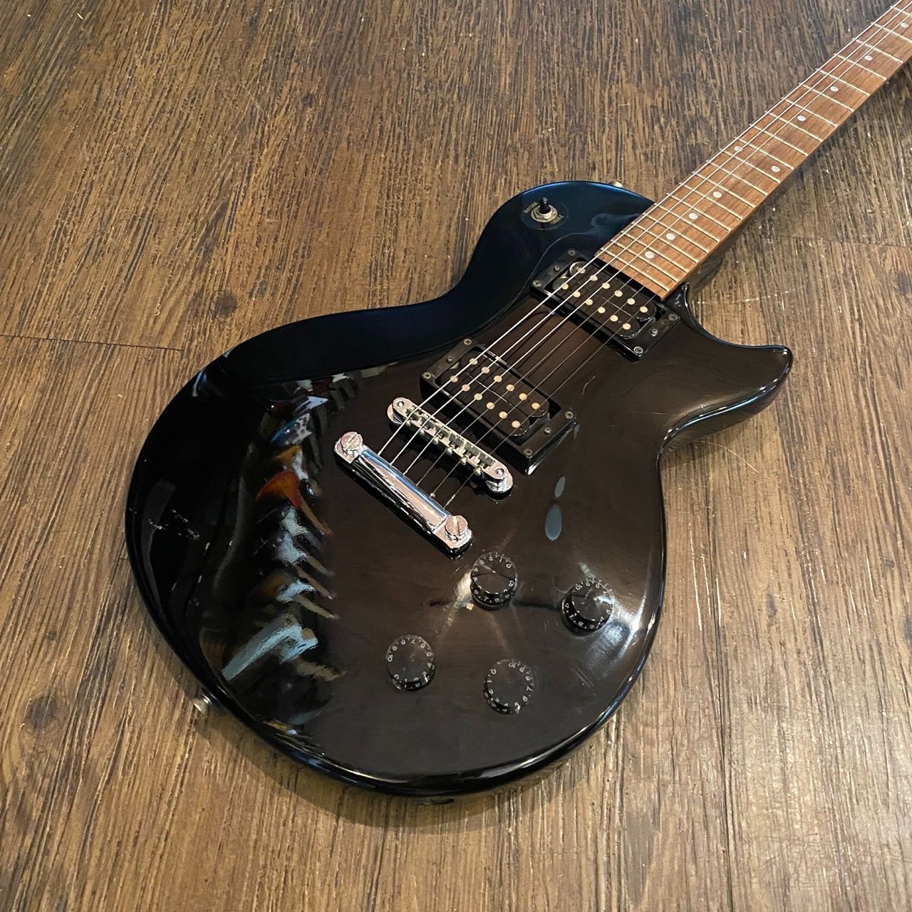 ギター Epiphone Les Paul CH 2000s Epiphone Les Paul Classic - Sight & Sound Fort Frances