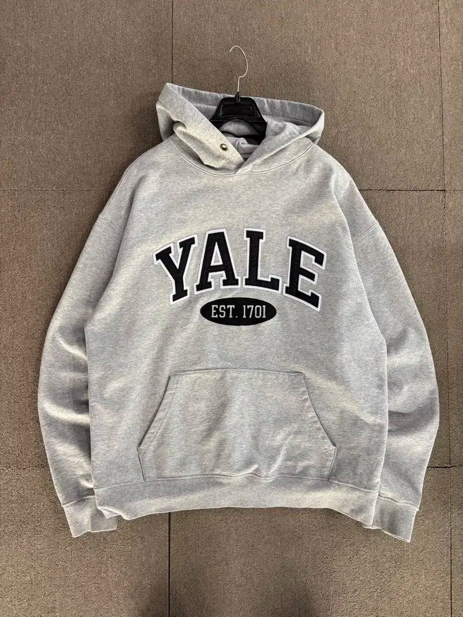 YALE(イェール) フード付きTシャツ 出品 韓国YALE イェール