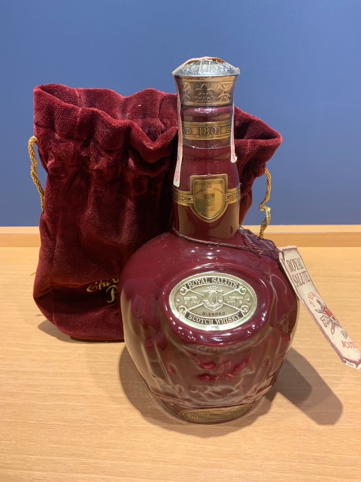 ロイヤルサルート 21年 赤 陶器ボトル 古酒 ROYAL SALUTE 21